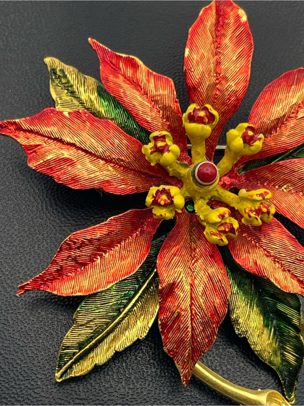Weiss poinsettia flower red green enamel gold tone brooch pin vintage Christmas - Picture 7 of 15